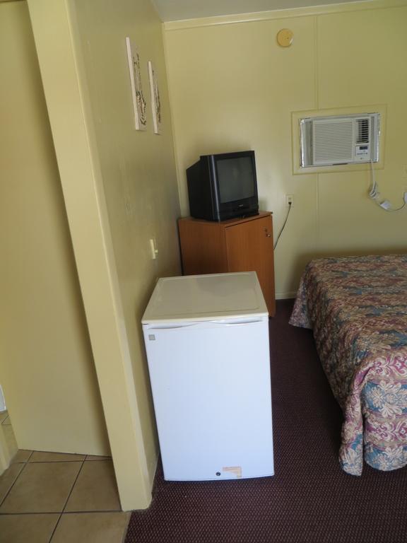 Travelers Inn Окічобі Номер фото