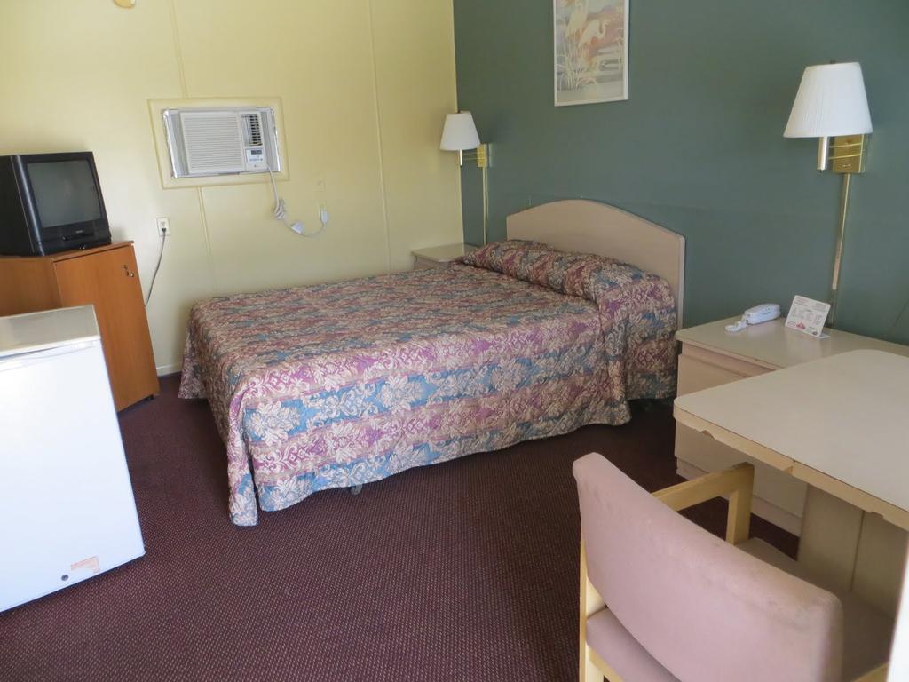 Travelers Inn Окічобі Номер фото